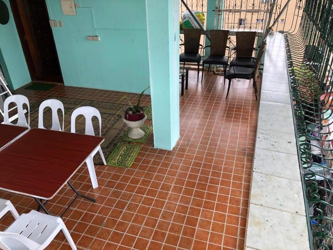The Mansion - Backpackers Near Airport Apartman Manila Kültér fotó