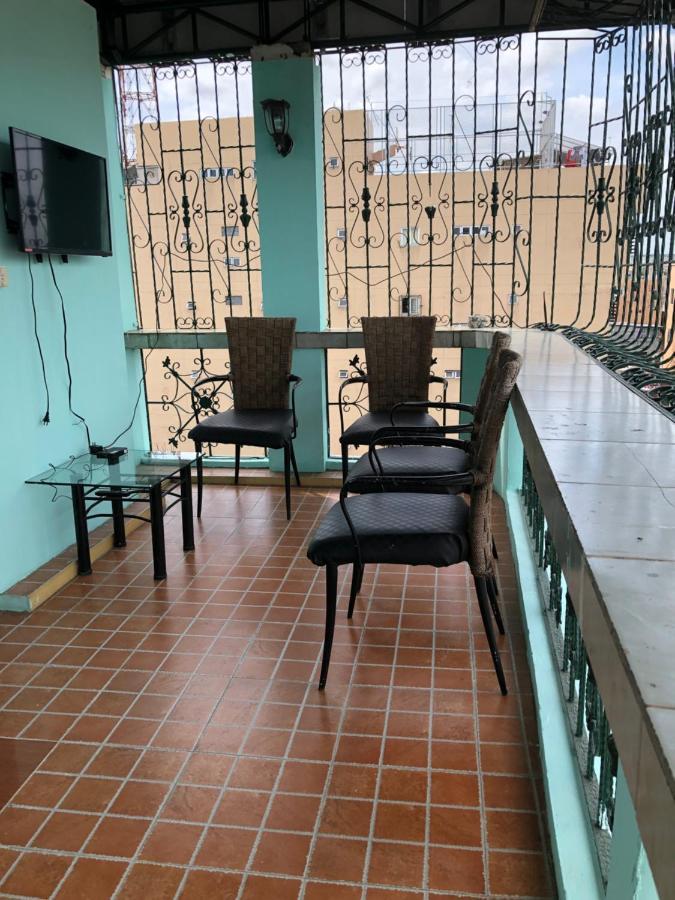 The Mansion - Backpackers Near Airport Apartman Manila Kültér fotó