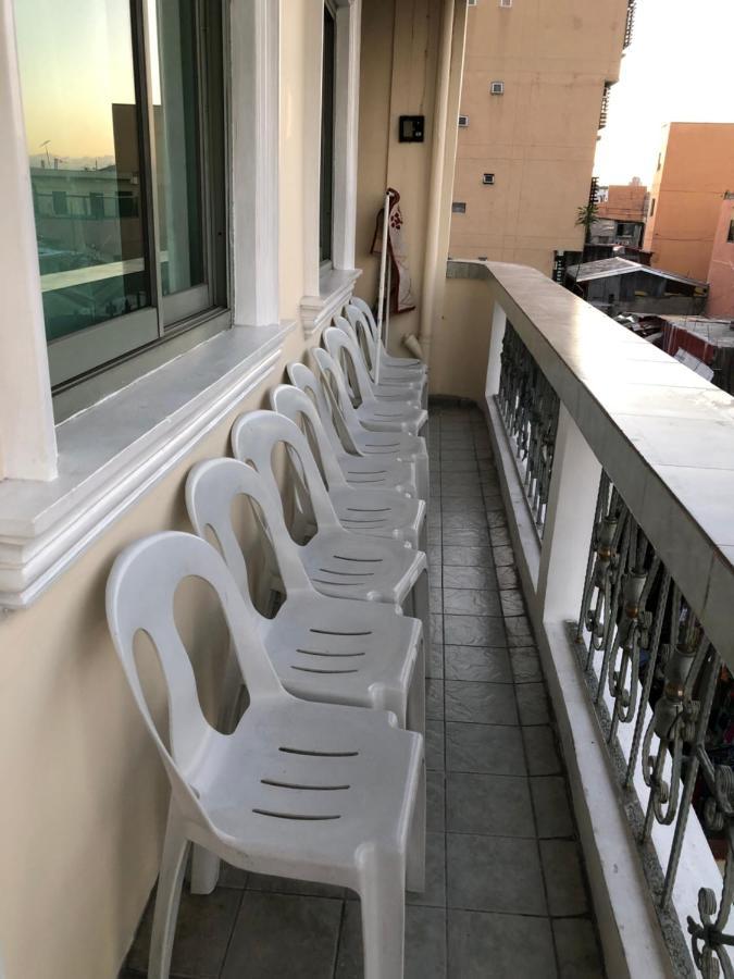 The Mansion - Backpackers Near Airport Apartman Manila Kültér fotó