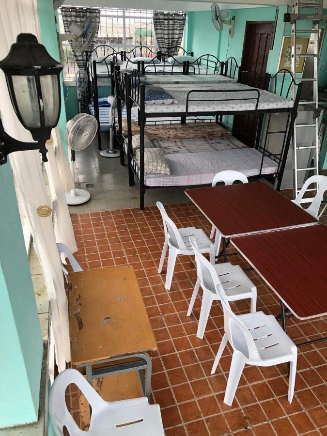 The Mansion - Backpackers Near Airport Apartman Manila Kültér fotó