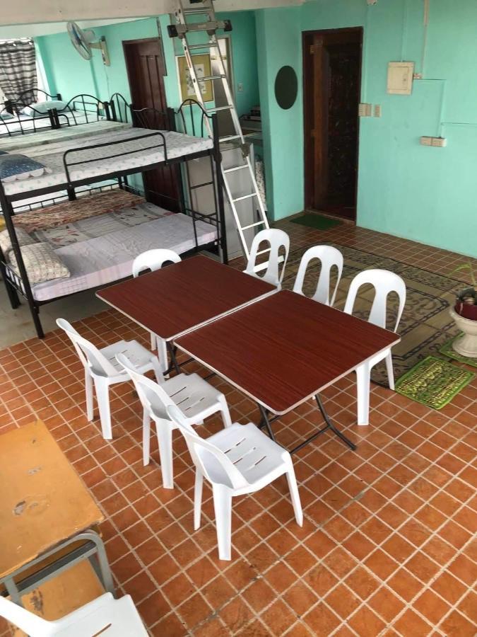 The Mansion - Backpackers Near Airport Apartman Manila Kültér fotó