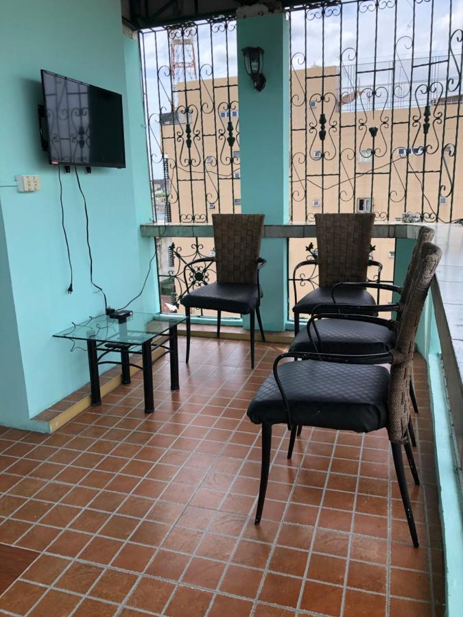 The Mansion - Backpackers Near Airport Apartman Manila Kültér fotó